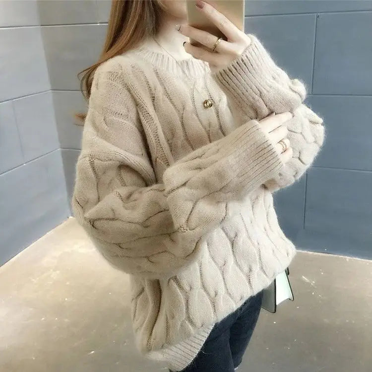 Women's beige twisted cable knit cashmere sweater loose fit O-neck pullover side view