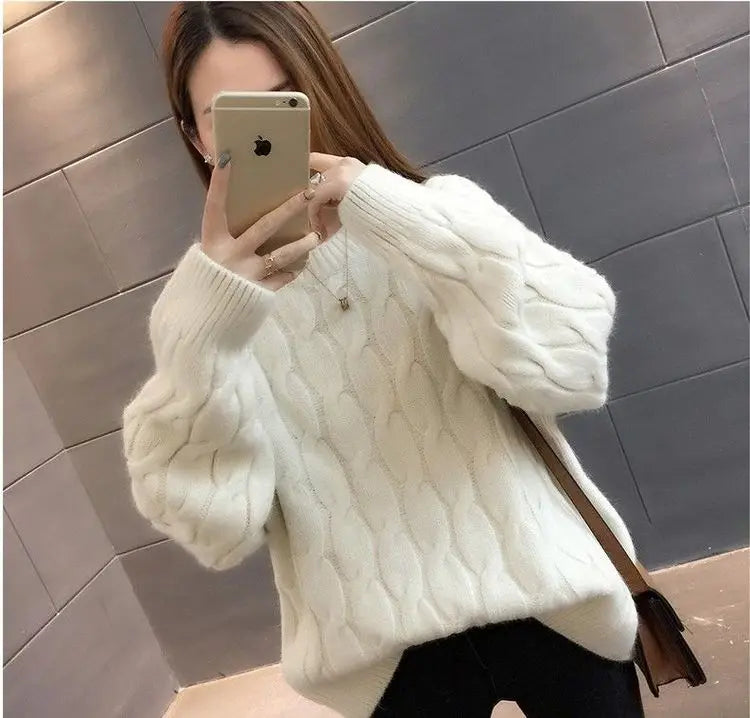Women's white twisted cable knit cashmere sweater loose fit O-neck pullover lifestyle