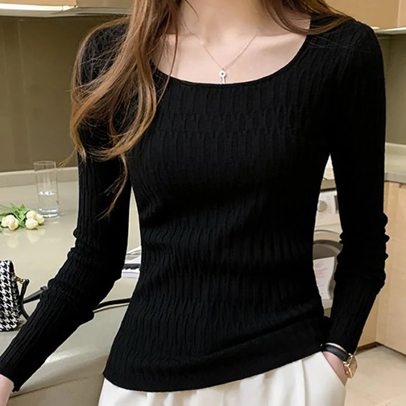 Damen Zopfstrickpullover mit U-Ausschnitt in Schwarz – Vorderansicht