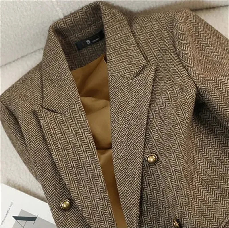 Women's slim fit blazer in brown herringbone tweed with gold buttons and caramel lining - double-breasted jacket, front open view