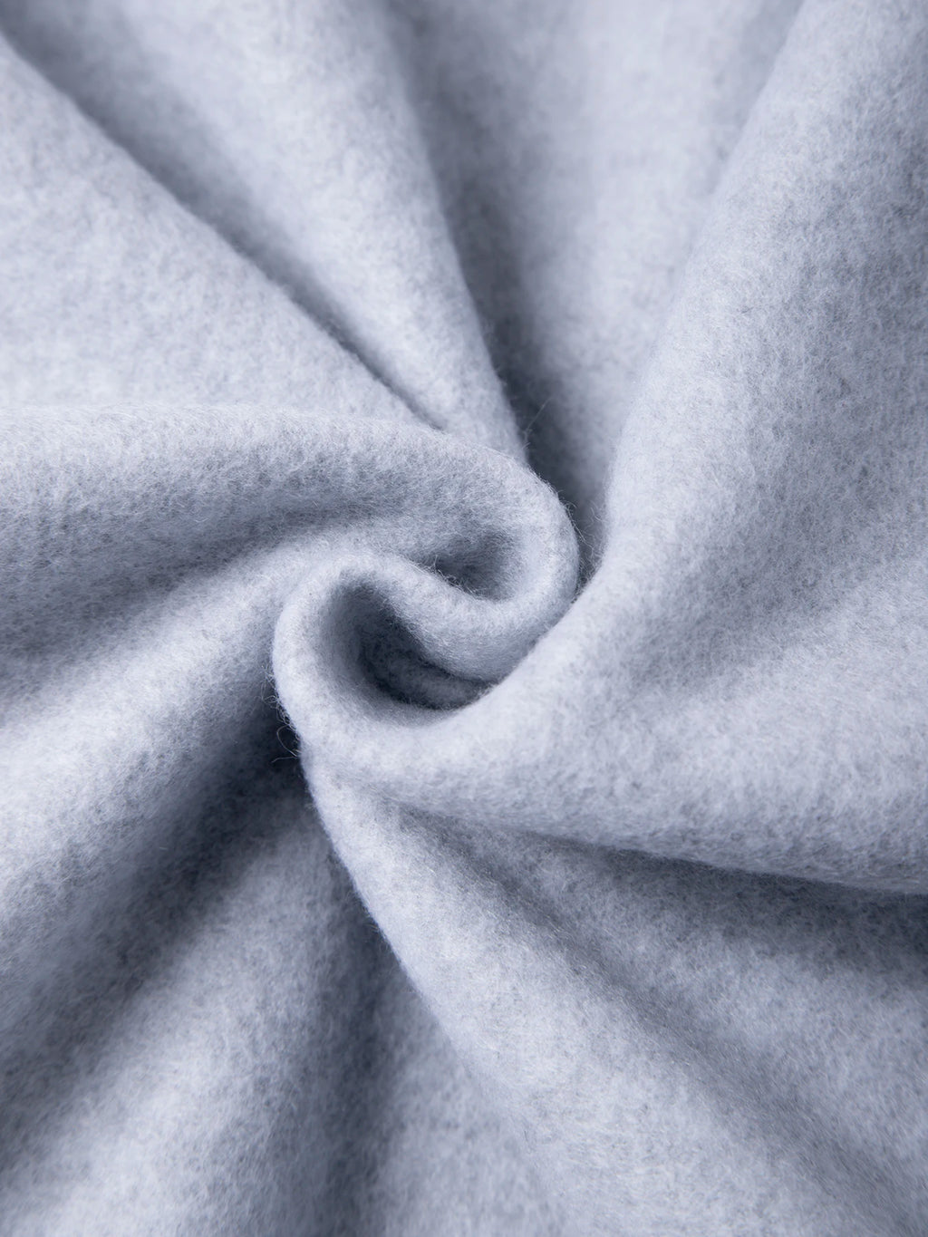 Sweat-shirt à col rond pour homme, couleur gris clair, gros plan sur le tissu brossé