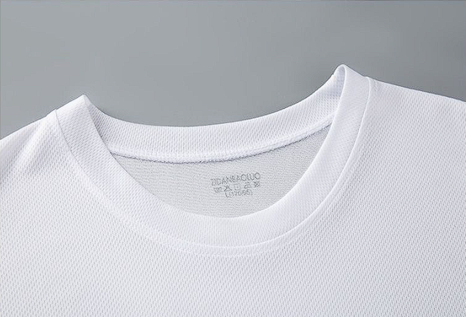 Men's sports tracksuit - quick-dry fabric close-up detail