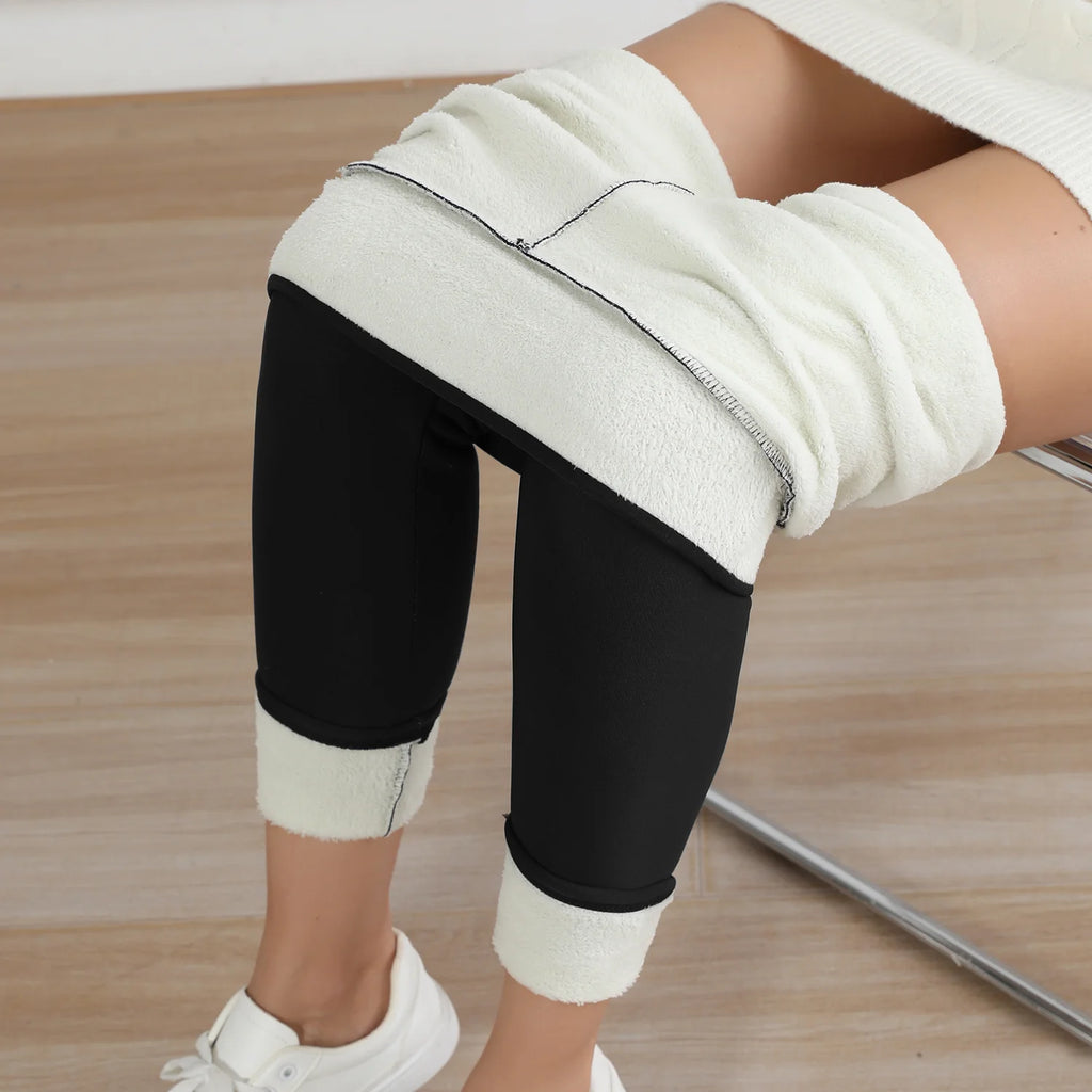 Legging femme doublé polaire, noir, gros plan sur la doublure en polaire